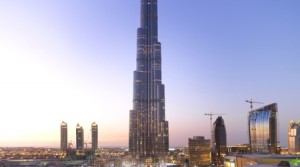 Downtown, Burj Khalifa, Lavishly Furnished 1 BR En-suite Apt over 52nd Floor with Fountain and Sea View