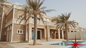 Palm Jumeirah, Exceptional 4 Bedrooms Villa with Roof Deck, a Lift, Private Pool, Garden and Spectacular Sea Views