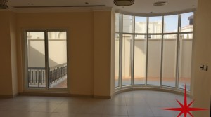 Umm Suqeim, Fabulous 5 En-suite Bedrooms Villa with Maids room and a Private Garden