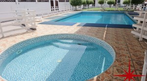 Umm Suqeim, Upgraded 5 Bedrooms Compound Villa, Priced to go Quickly