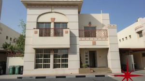 Umm Suqeim, 4 Bedroom Well Maintained, Compound Villa