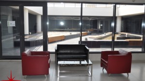 Fitted out office space in a prestigious building next to the beach