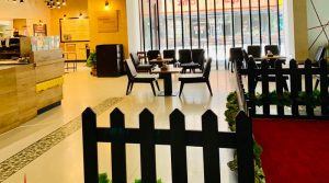 F&B SHOP for Rent with Outdoor Sitting Space on Main SZR